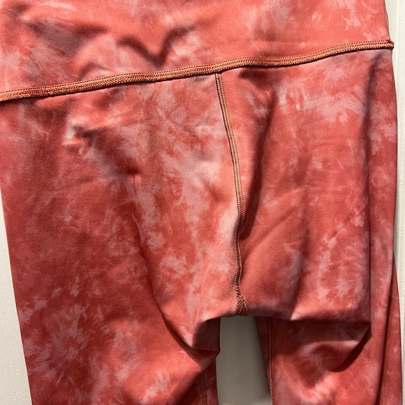 Peloton Heatwave Reversible Capri Pant Size Medium - Picture 5 of 5